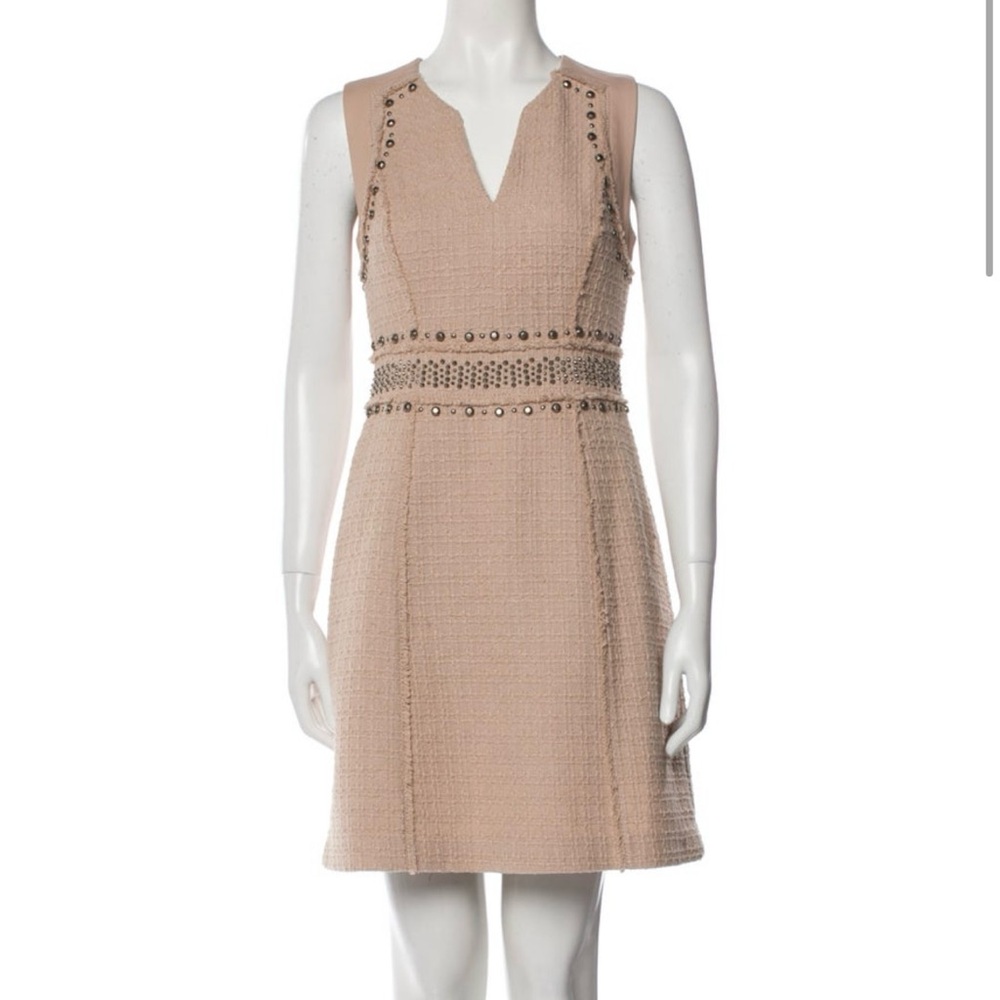 Elegant Beige Sleeveless Dress